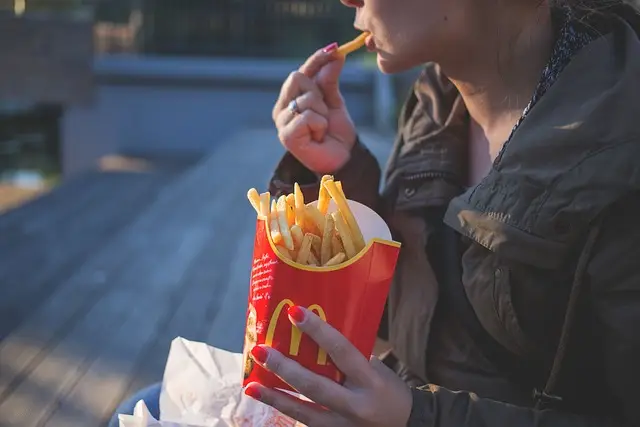 【脂質=ダイエットの敵ではない!?】良質な脂質を摂ってキレイに痩せよう